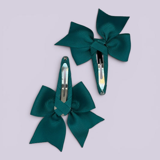 Jade green butterfly snap clips on card