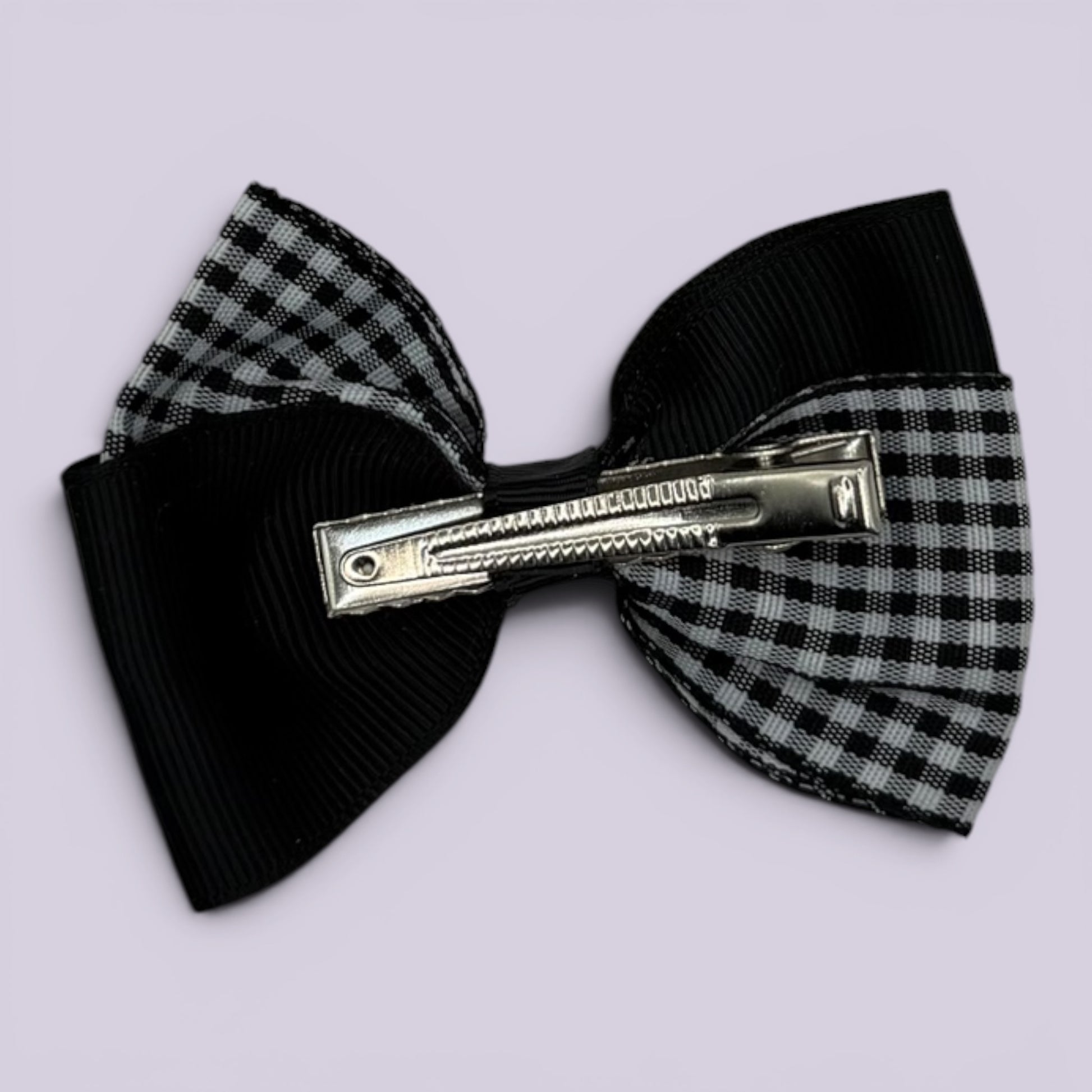 Black gingham twisted bow clip on card
