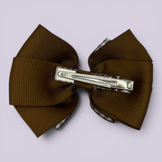 Brown gingham pinwheel bow clip on card