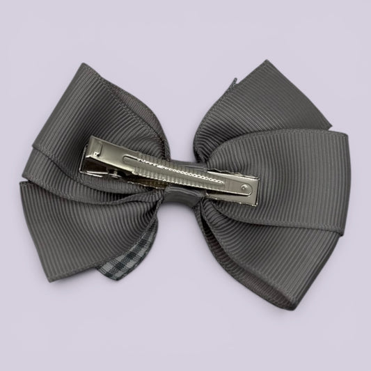 Grey gingham pinwheel bow clip on card