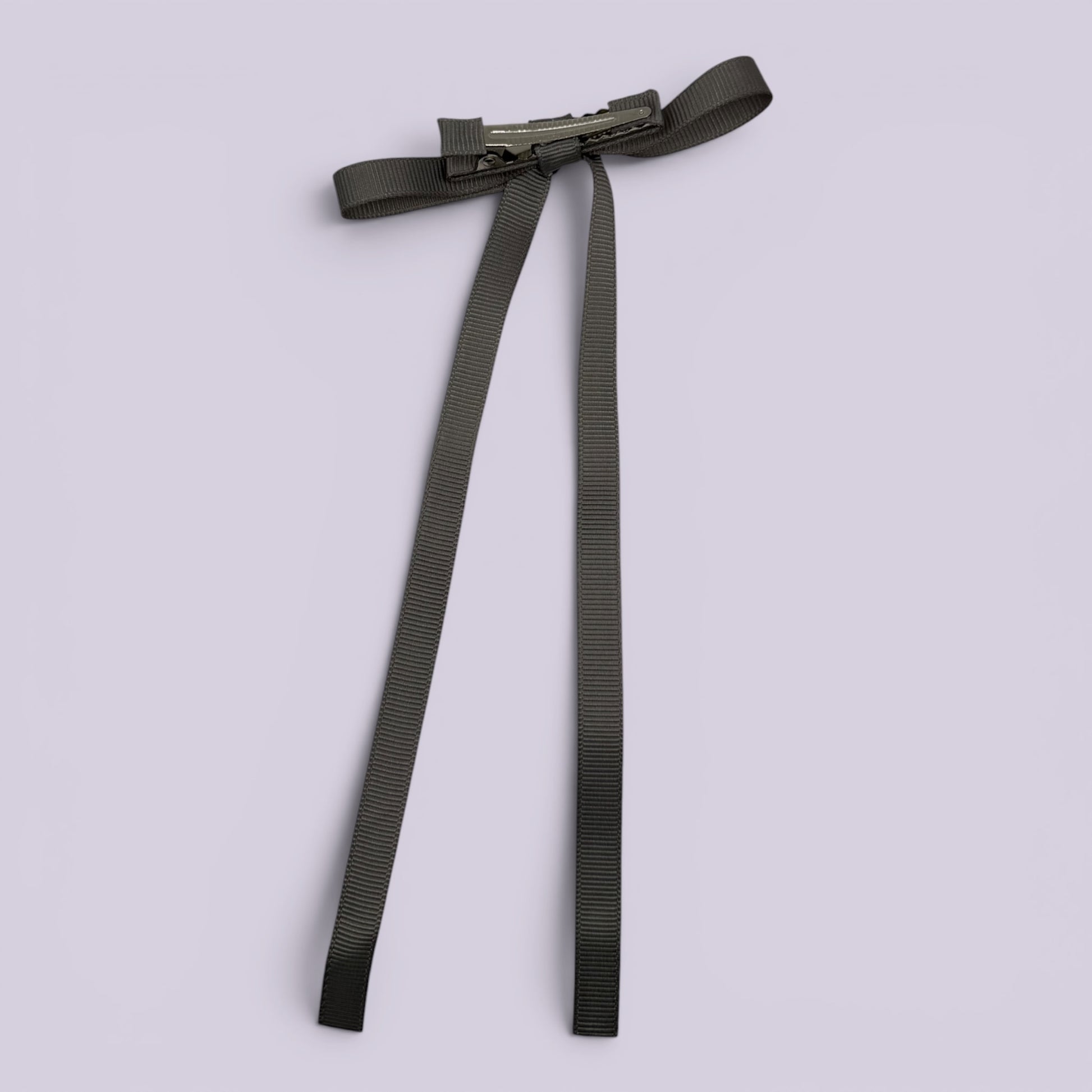 Grey tailed bow clip