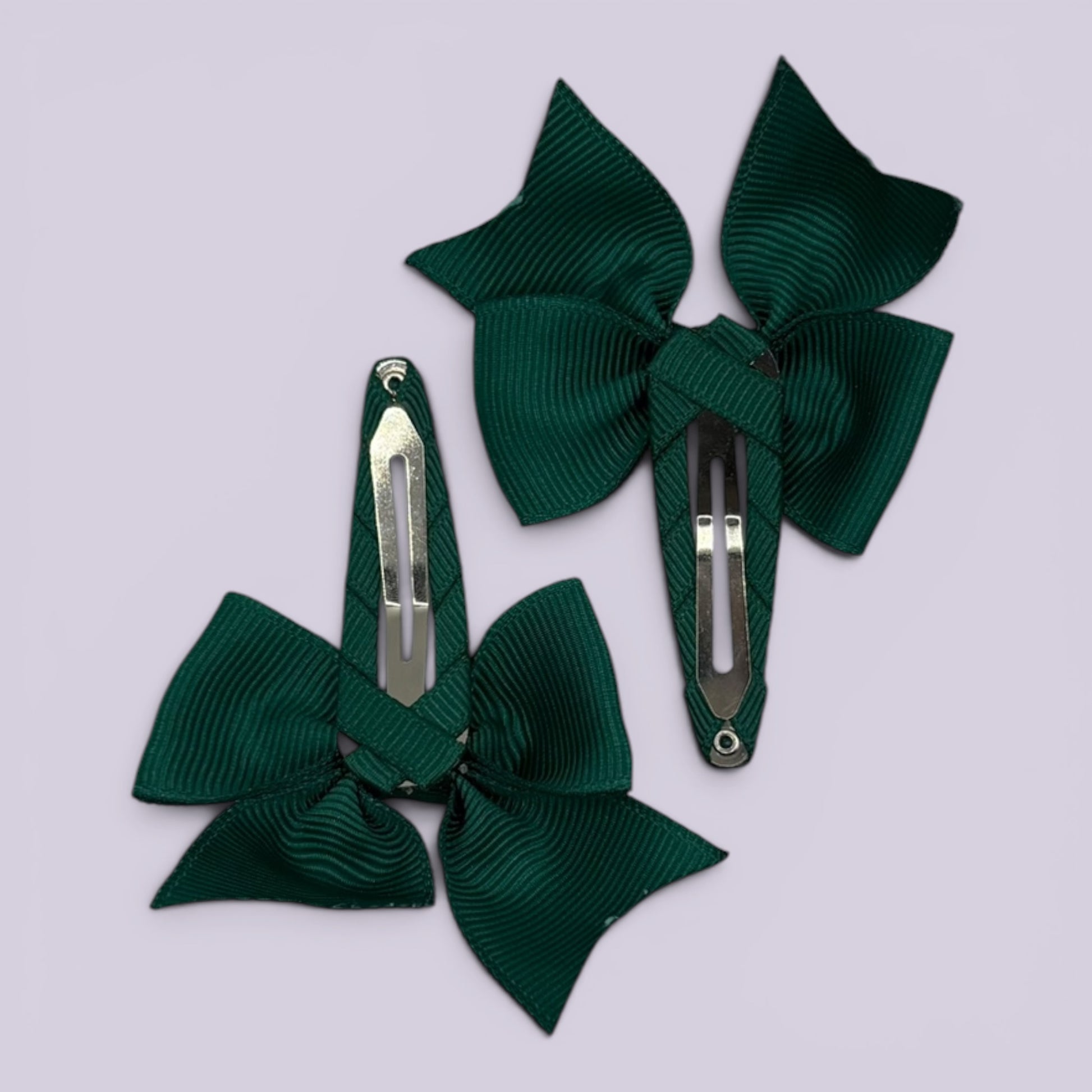 Hunter bottle green snap clips on card